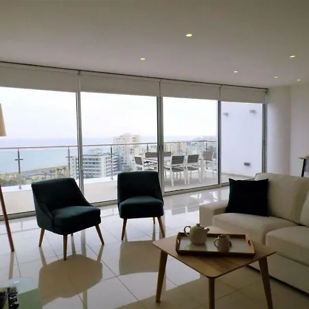 Διαμέρισμα 3b Seaview Duplex Penthouse W Hot Tub Finikoudes Beach Λάρνακα